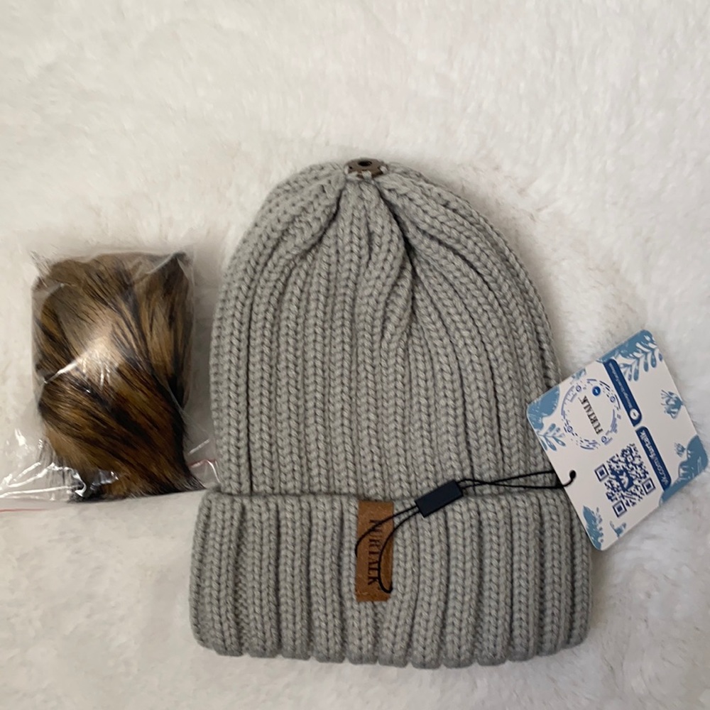 Pom Pom Beanie